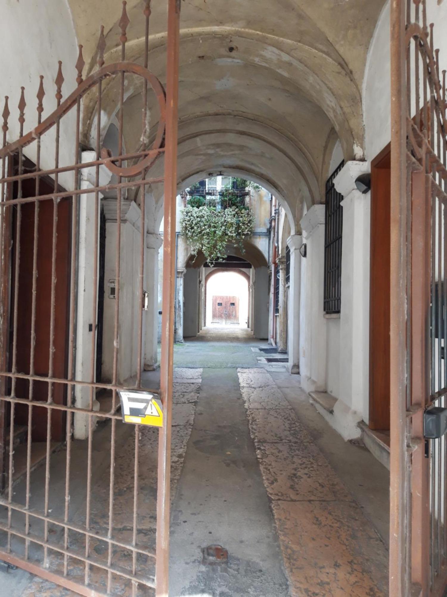 Foodwineart Apartment Mantova Luaran gambar
